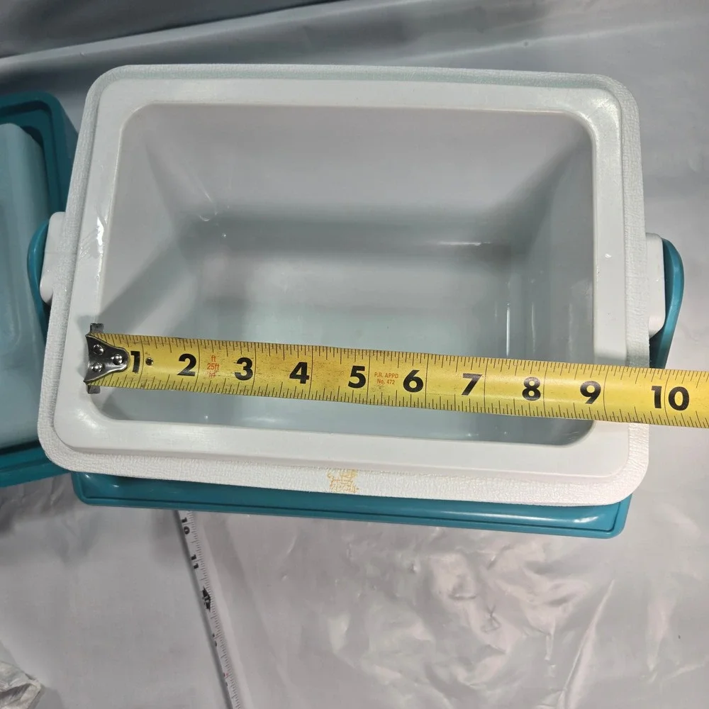 Vintage Rubbermaid Cooler Teal White with Refreeze Ice Pack Bottle lunchbox